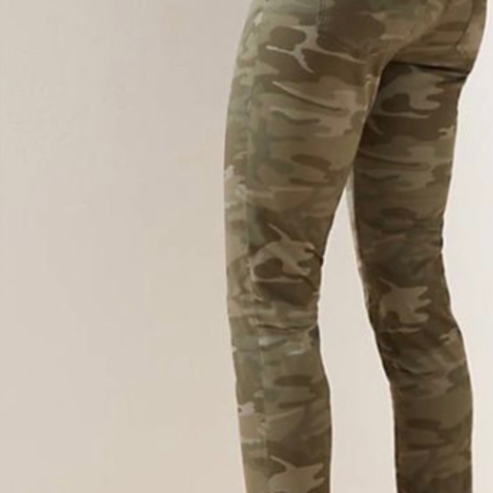 NWT Loft Skinny Camo Pants